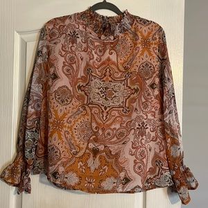 Ladies long sleeve paisley print top. Size medium. Excellent condition